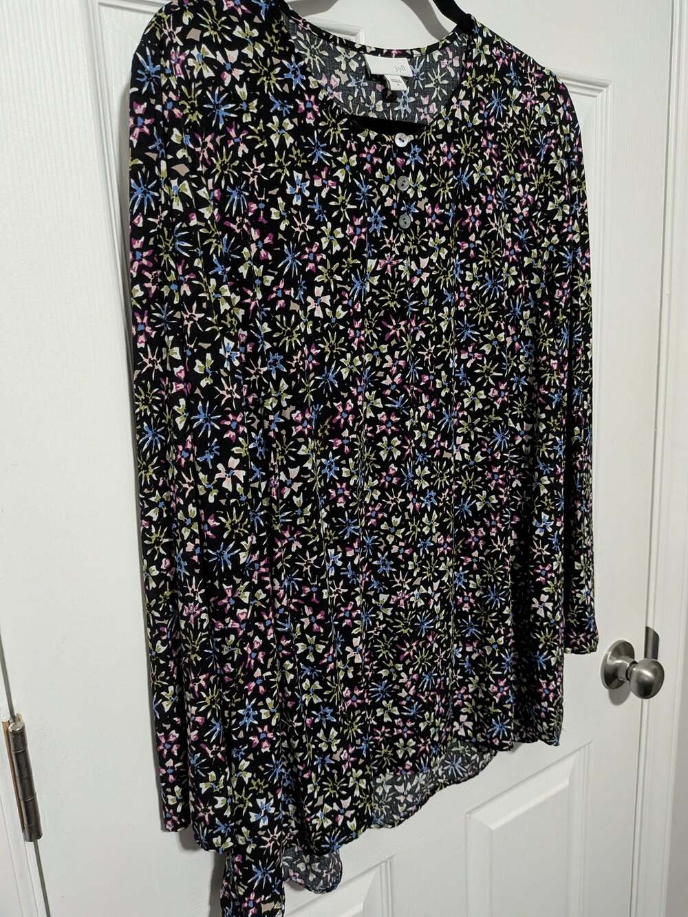 J. Jill Floral Rayon Blouse Top Medium M Black Tunic Long Sleeve Henley Button